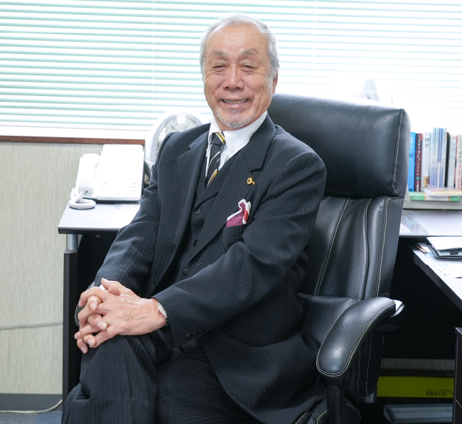 株式会社外村物流運輸 代表取締役 外村 善一